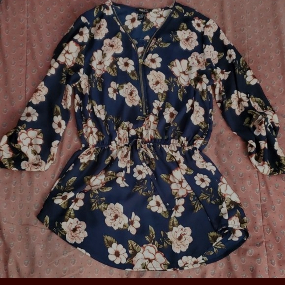 Rue 21 blue flower blouse half zip, medium